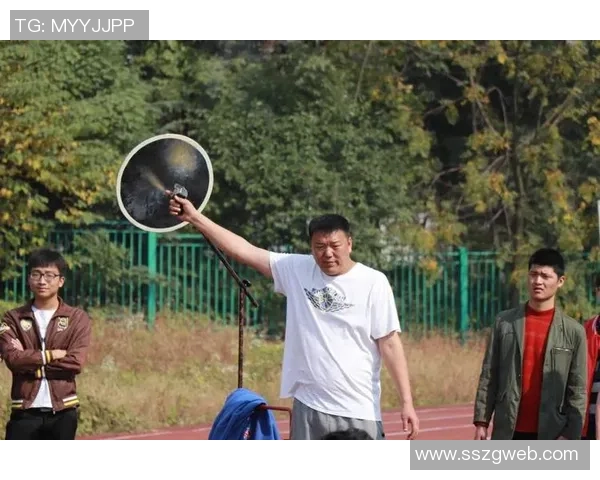 重庆篮球队的崛起之路:从默默无闻到奥运舞台的辉煌历程 重庆篮球队的崛起之路:从默默无闻到奥运舞台的辉煌历程