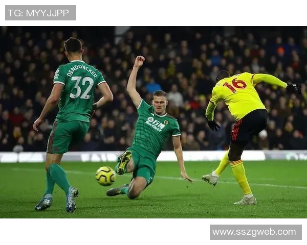 重庆足球队以74分领跑钻石联赛积分榜展现强大实力 重庆足球队以74分领跑钻石联赛积分榜展现强大实力