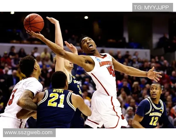 重庆足球队崛起之路:从默默无闻到大满贯的辉煌历程 重庆足球队崛起之路:从默默无闻到大满贯的辉煌历程