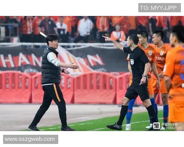 重庆足球队与西安足球队赛后复盘分析双方配合与战术执行的关键因素 重庆足球队与西安足球队赛后复盘分析双方配合与战术执行的关键因素